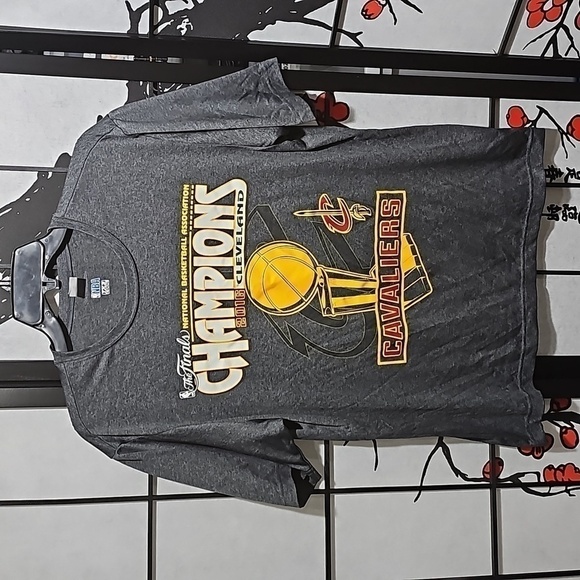 Cleveland Cavaliers NBA Champions 2016 T-Shirt Size Medium - Picture 1 of 5